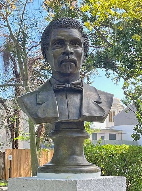 STATUE D'EDMOND ALBIUS - WIKIPEDIA